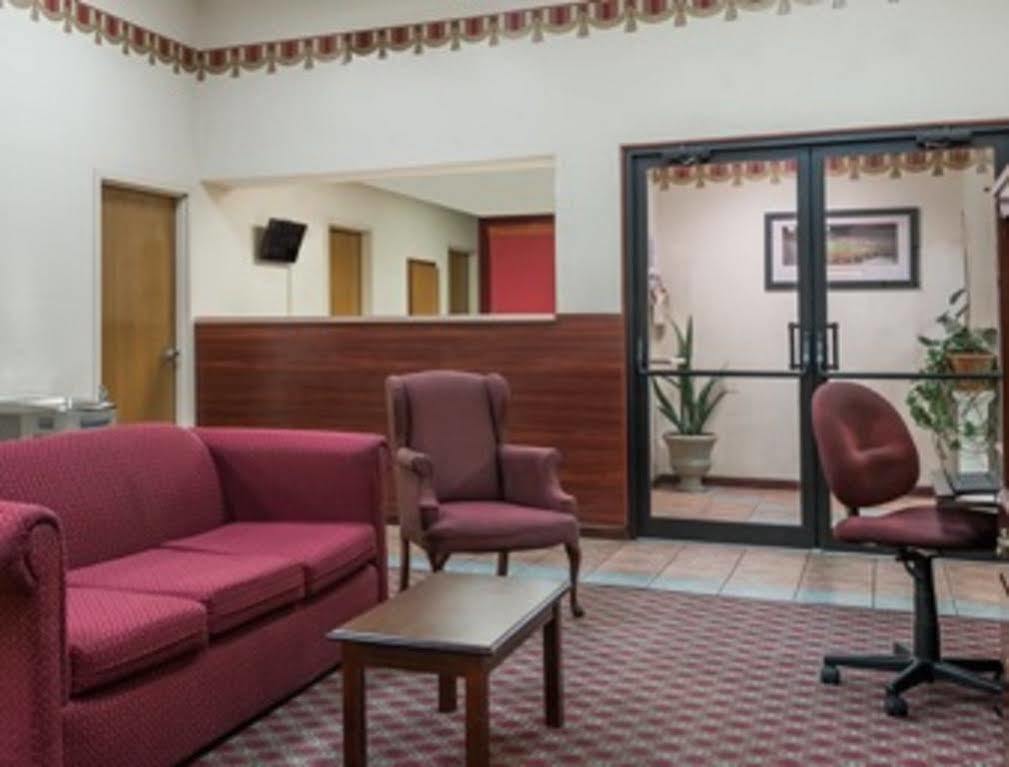فندق سوبر 8 باي ويندام بيلفونتاين Bellefontaine المظهر الخارجي الصورة