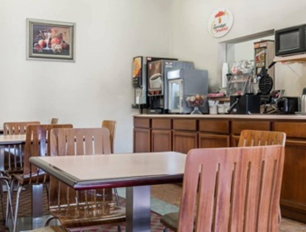 فندق سوبر 8 باي ويندام بيلفونتاين Bellefontaine المظهر الخارجي الصورة